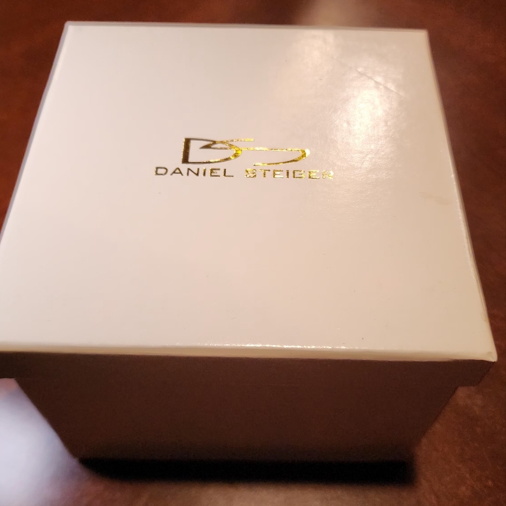 Daniel Steiger Gold Watch - Picture 7 of 7